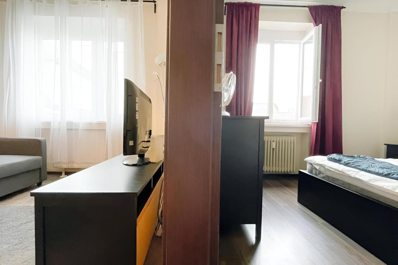 City Center Apartment In Middle Of Братислава Екстериор снимка