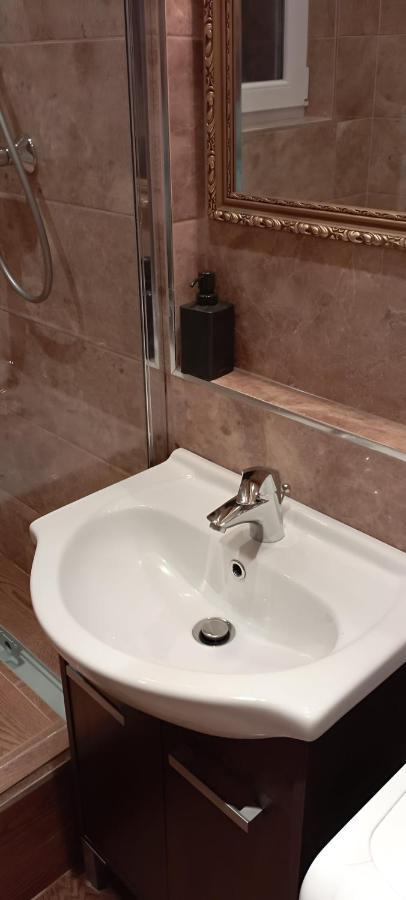City Center Apartment In Middle Of Братислава Екстериор снимка