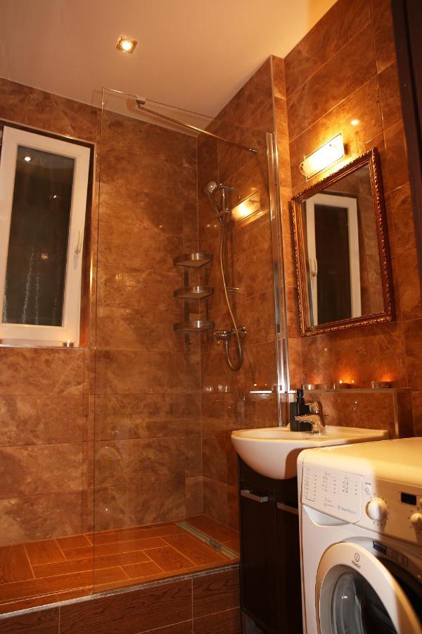 City Center Apartment In Middle Of Братислава Екстериор снимка